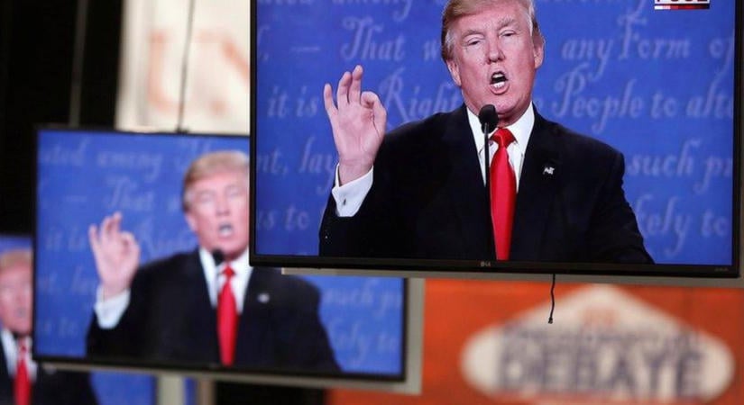 Trump kitiltotta a kritikus újságírókat, majd elindította a saját propagandatévéjét