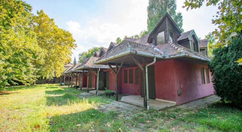 Egykor nyaralók érkeztek ide, ma már csak az emlékek maradtak ebben a balatoni panzióban (galéria)