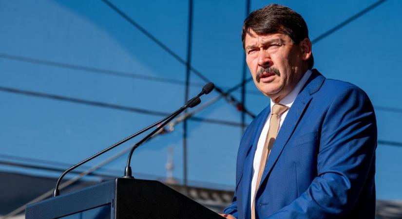 Magyar Péter felszólította és csornai Charles Bronsonnak nevezte a volt köztársasági elnököt