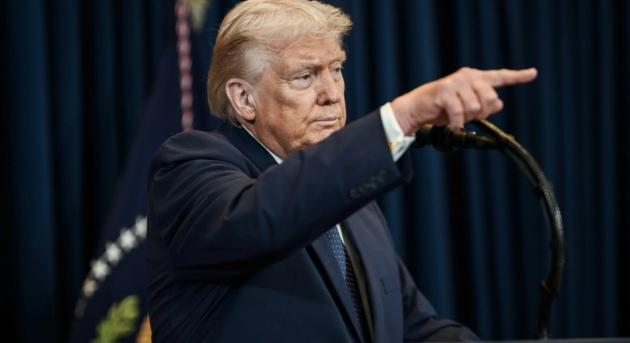 Trump Irán tengeri blokádjának újraindítását és 20%-os díjat jelentette be a Hormuzi-szoroson áthaladó rakományokért