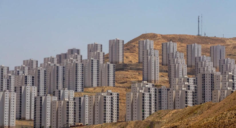 Betonrengeteg a sivatag szélén: Teherán szürreális szellemvárosa