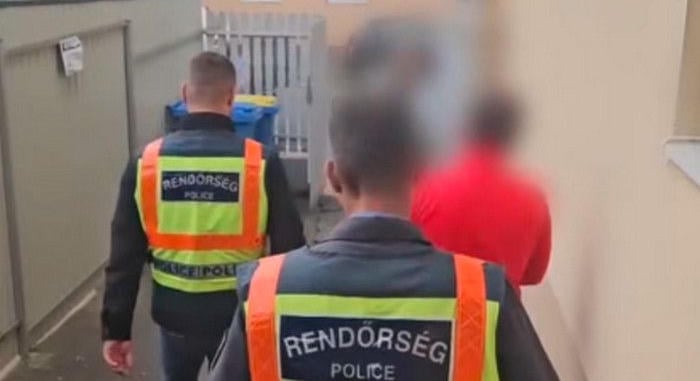 Vámospércsen lopott 2 millió forint értékben ékszert