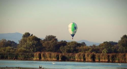 Magával ragadó élmény: hőlégballonozás a magasban