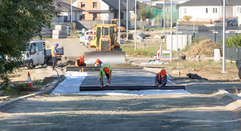 Az utolsó réteg az azbesztes úton - Ilyen most a mindennapi élet az Olad Platón - helyszíni riport, fotók, videó