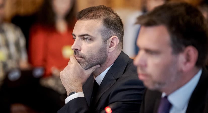 Kiderült, milyen előzmények után mondott le az energetikai államtitkár