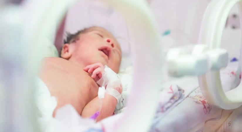 A szociális tárca testületet állít fel a kórházban rekedt csecsemők ügyében