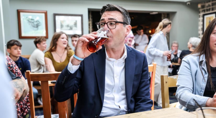 Hiába nem akarja visszacsinálni a brexitet a miniszterelnök, egyértelmű a többségi vélemény: nem kell félmegoldás