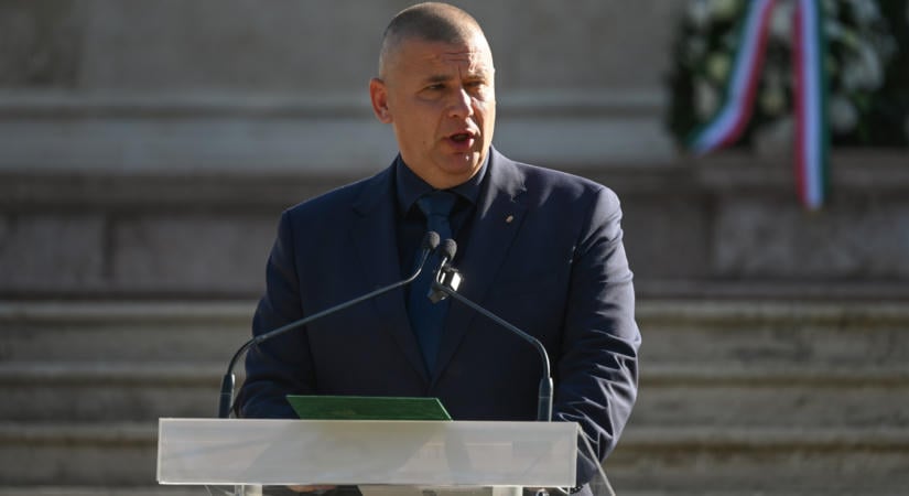 Színvallásra szólította fel Orbán Viktort Ruszin-Szendi Romulusz