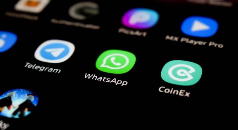 Itt az új őrület - Jönnek a hangos matricák a Whatsappba