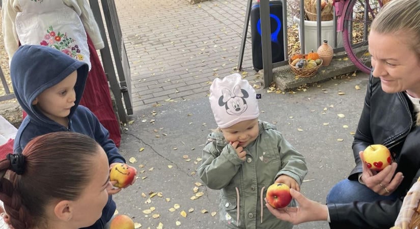 Mosolygó almák, boldog gyermekarcok: amikor a szeretet összefogássá válik