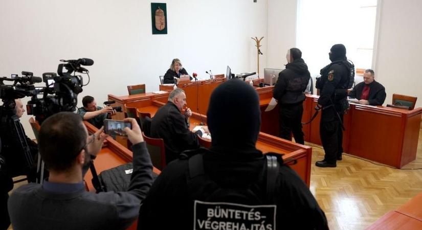 Nincs kegyelem, a fonói férfi 18-szor ütötte meg a boltost, akinek esélye sem volt