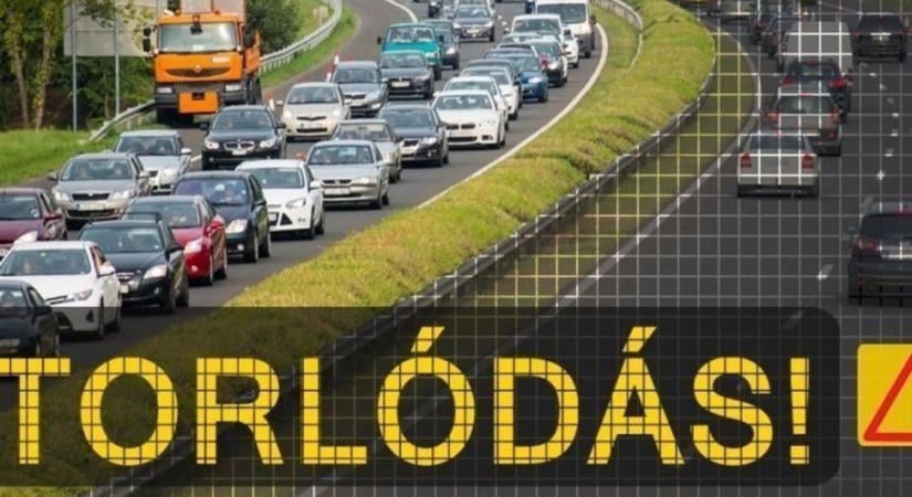 Tömegbaleset az M1-es autópályán: tűzoltók, mentők, rendőrök a helyszínen