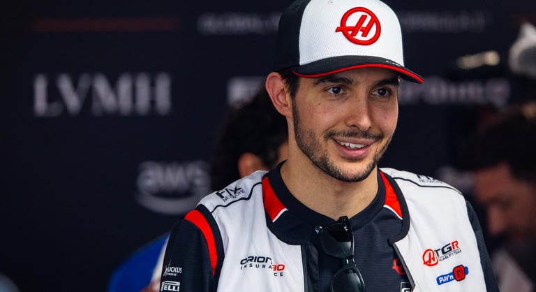 Eldőlhetett az első dominó: két év után elhagyja csapatát a francia F1-es pilóta