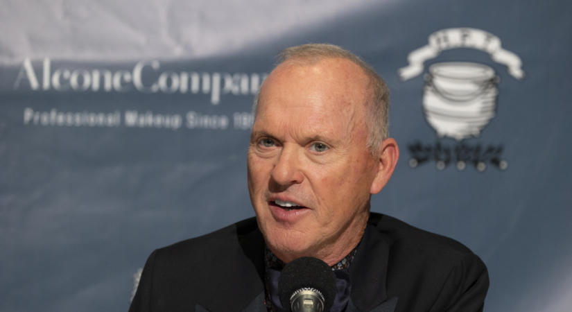 Michael Keaton Golden Globe-díjas amerikai filmszínész 75 éves