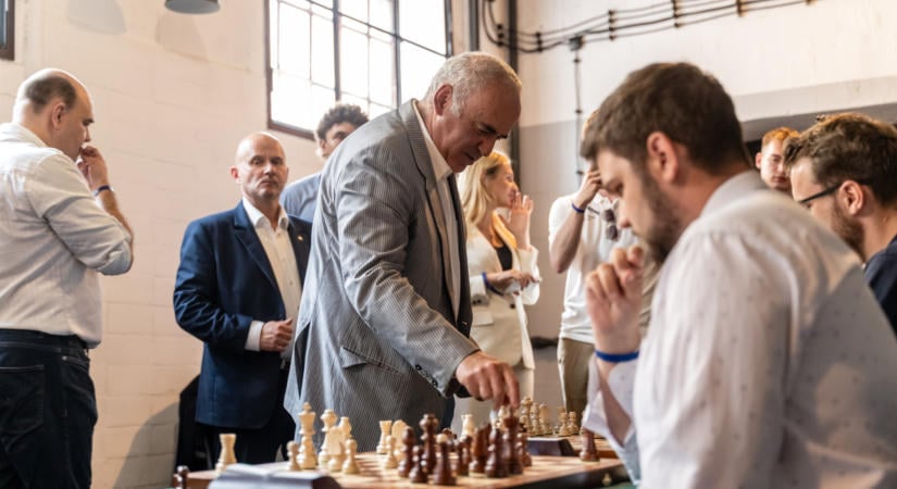 Figyelmeztetnek a titkosszolgálatok: Moszkva Garri Kaszparov halálát kívánja