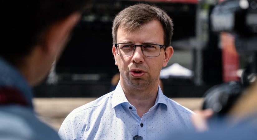 Rendkívüli vésztanácskozást hívott össze a Fidesz, kongatják a vészharangot