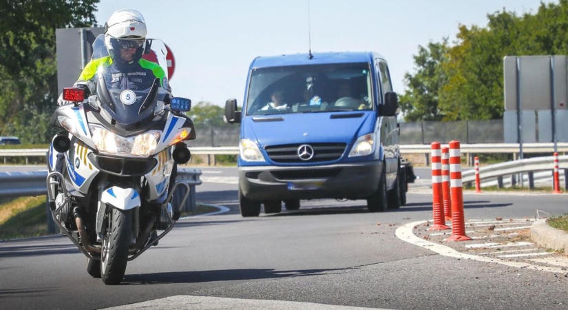 Húsz év bujkálás után kattant a bilincs: az M3-ason ért véget a nemzetközi hajsza