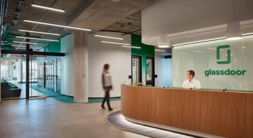 A Glassdoor adatai szerint a munkavállalók egyre kritikusabbak az AI-jal kapcsolatban