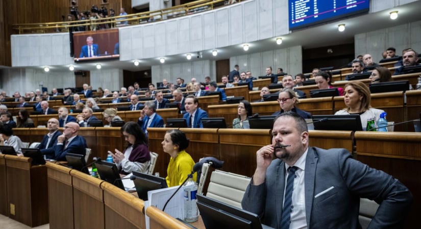 FELMÉRÉS: Parlamenti küszöbön a Magyar Szövetség
