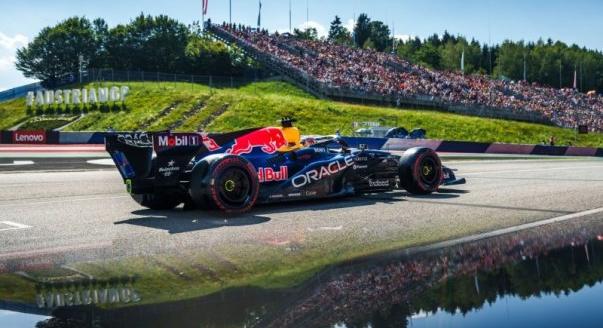 Verstappen szerint végre jó irányba indult el a Red Bull