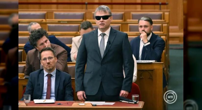 Parlament: Négyszázezer gyermek kap iskolakezdési támogatást szeptembertől