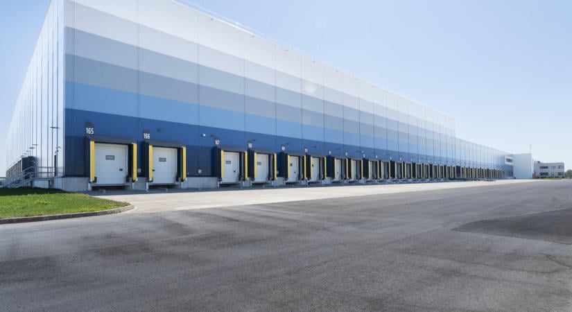 Akkora raktárat épített a Lidl, hogy 36 áruház is elférne benne