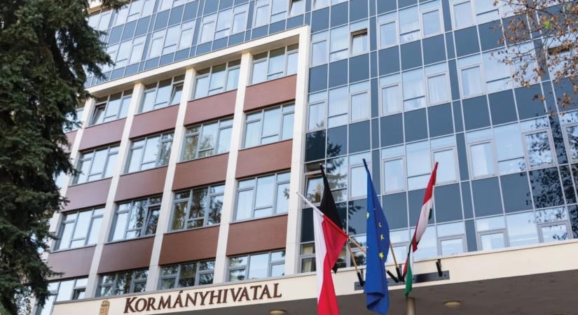 Nyílt pályázaton keresik a fővárosi és kilenc megyei kormányhivatal új vezetőjét