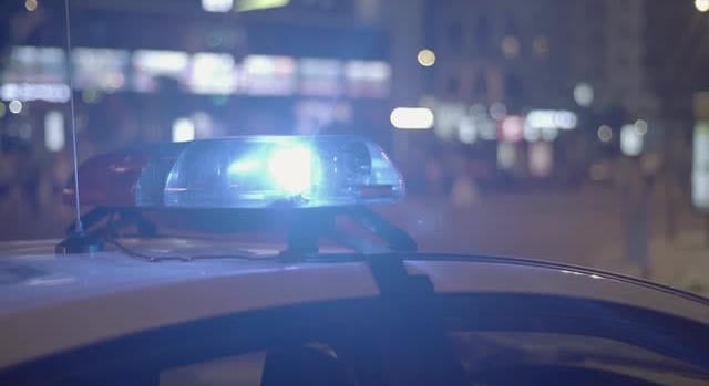 Kézigránátokat találtak egy magyar férfi autójának alvázára erősítve