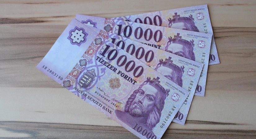 Nyugdíj: ledolgozta a 40 évet? Ennyi nyugdíjra számíthat, ha átlagbért keresett