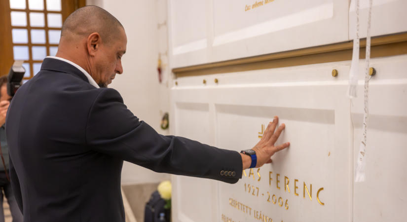 A Real Madrid képviselői megkoszorúzták Puskás Ferenc sírját