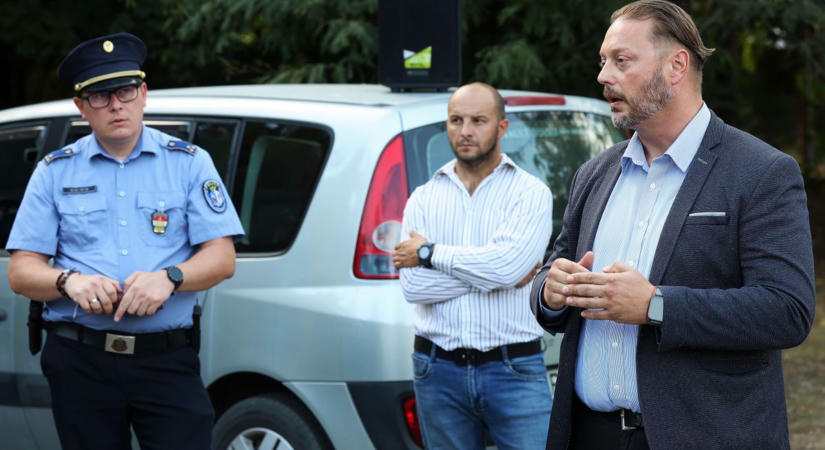 Közterületi droghelyzet, kéregetők és száguldozók: lakossági fórumot tartottak Kiskunhalason  fotók