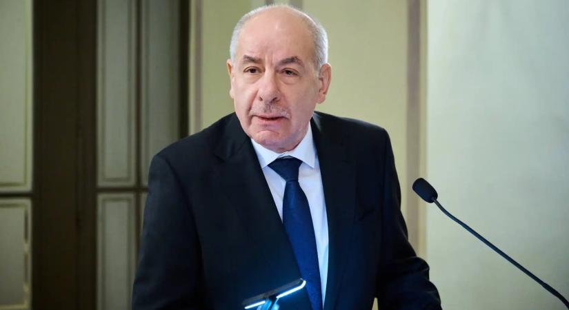 Sulyok Tamás aláírta az uniós milliárdok felszabadításához szükséges törvénymódosítást