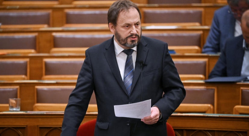 Megszavazta a parlament, hatalmas változás jön a hazai adózásban