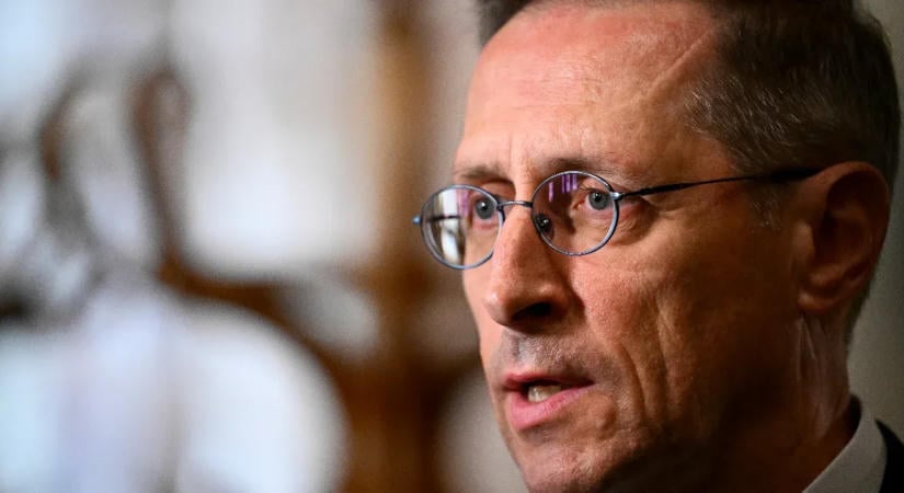 Közel ezeroldalnyi dokumentumot adott át az MNB a végrehajtási visszaéléseket vizsgáló bizottságnak