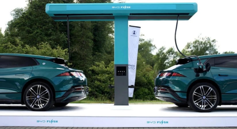 Megérkeztek Európába a BYD első 1500 kilowattos gyorstöltői!