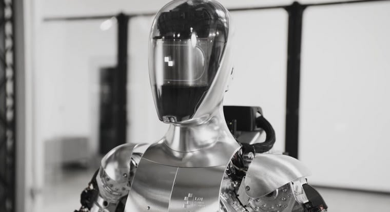 Megjött a jövő: Humanoid robototok állhatnak az emberek mellé a gyártósoroknál