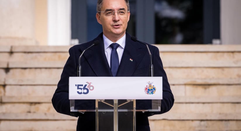 Papp László “határainkon belüli idegen érdekektől” is félti a magyarságot