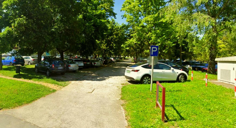 Jövő héttől parkolási díjat kell fizetni Zalakaroson