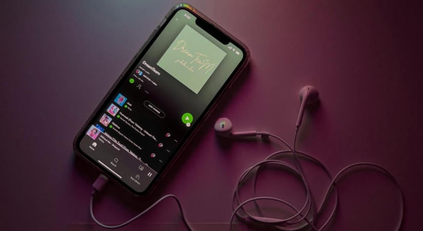Nagy változás jön a Spotifyon, külön jelölést kapnak bizonyos előadók