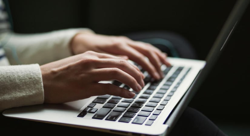 AI-generált blogbejegyzéseket 98%-os pontossággal szűri a Sitefire új rendszere