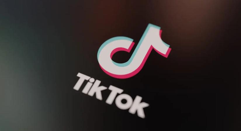 Európai Bizottság: nem védi megfelelően a kiskorúakat a TikTok