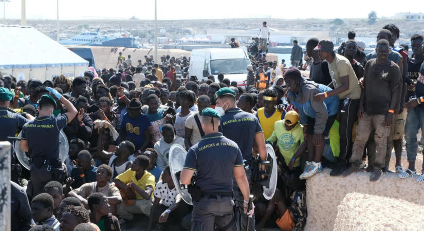 Egyre több ország toloncolna vissza migránsokat Olaszországba