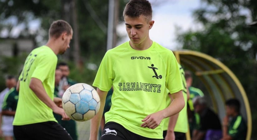 Szalóki Bencéék győzelemmel avatnák a megújult pályát Kompolton
