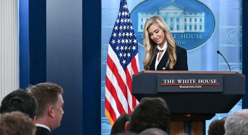 Öt napot sem bírt ki posztján Trump új sajtószóvivője