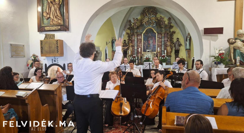 A zene nyelvén idézték fel Mohács örökségét az ipolybalogi Árpád-kori templomban