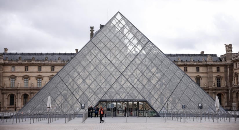 Két német jómadár bővíteni kívánta a Louvre gyűjteményét, márpedig ez is tilos