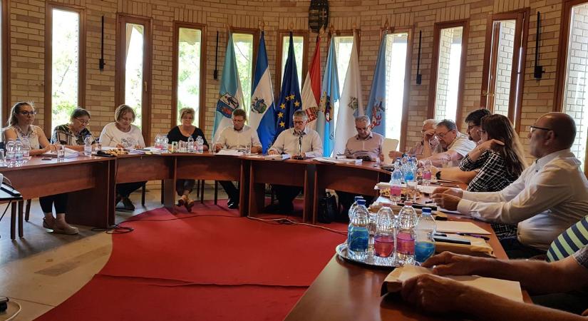Emelnék a temetői szolgáltatás díjait Lajosmizsén