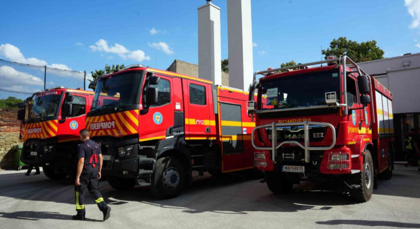 A román és szlovák helikoptereket már bevetették a tűzvész elleni küzdelembe
