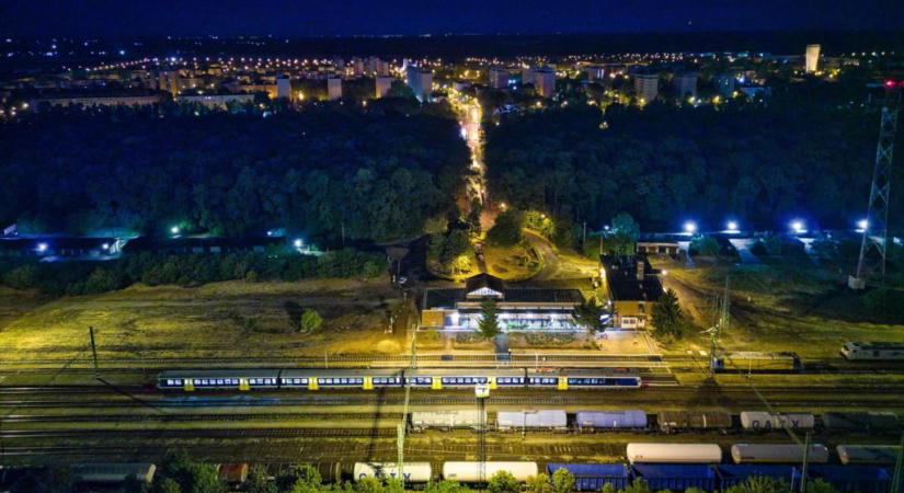 Lázár bezárta, Vitézy újraindította: újra jár a vonat Tiszaújváros és Miskolc között