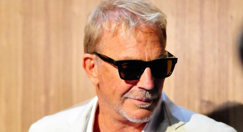 Kevin Costner újra szerelmes? Nála 30 évvel fiatalabb nővel randizgat a 71 éves világsztár